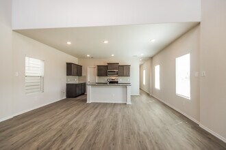 15355 Estrella Rd W in Houston, TX - Building Photo - Building Photo