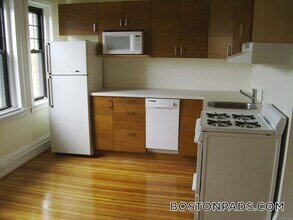 533 Newbury St, Unit 2F in Boston, MA - Foto de edificio - Building Photo