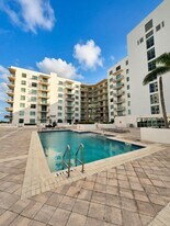 140 S Dixie Hwy, Unit 1035 in Hollywood, FL - Building Photo