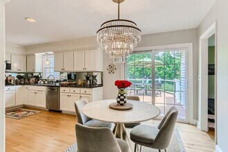 911 Lilac Ln in Naperville, IL - Building Photo - Building Photo