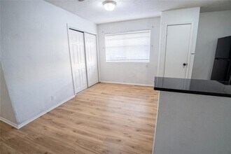 10209 Brownie Dr in Austin, TX - Building Photo - Building Photo