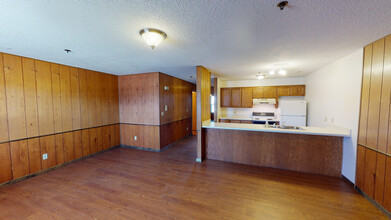 417 McGoodwin St in Warrensburg, MO - Building Photo - Interior Photo