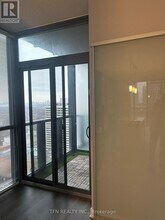 110 Charles St E in Toronto, ON - Building Photo - Building Photo