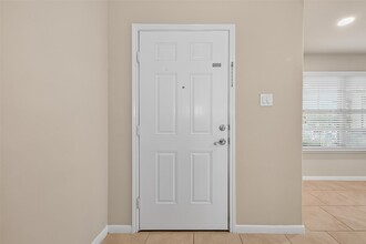 3026 Village Creek Dr in Katy, TX - Foto de edificio - Building Photo
