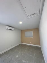 441 San Mateo Dr in Palm Springs, FL - Building Photo - Building Photo