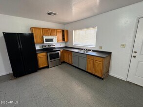 1331 E Pueblo Ave in Phoenix, AZ - Building Photo - Building Photo
