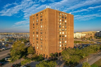 Ashley House Condos in Charleston, SC - Building Photo - Building Photo