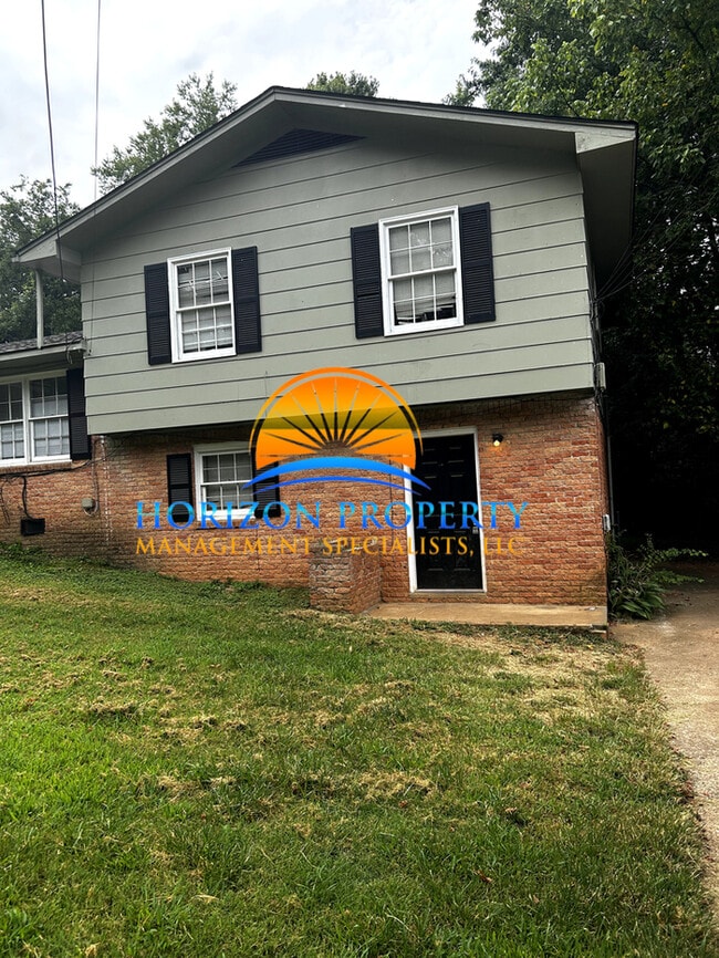 property at 2727 Clayton Dr NW