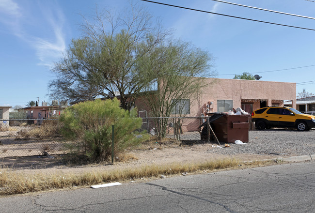 Tri-plex, SFR and Duplex in Tucson, AZ - Building Photo - Building Photo