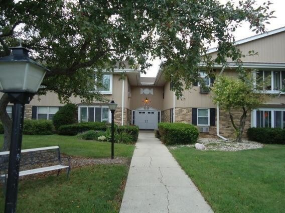 5625 W Brown Deer Rd in Brown Deer, WI - Building Photo