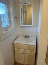 38 Oak St in Westerly, RI - Building Photo - Building Photo