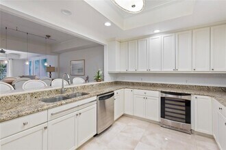 300 Beach Dr NE in St. Petersburg, FL - Building Photo - Building Photo