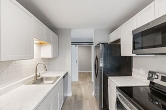 Altitude West  Apartments in Royal Oak, MI - Foto de edificio - Interior Photo