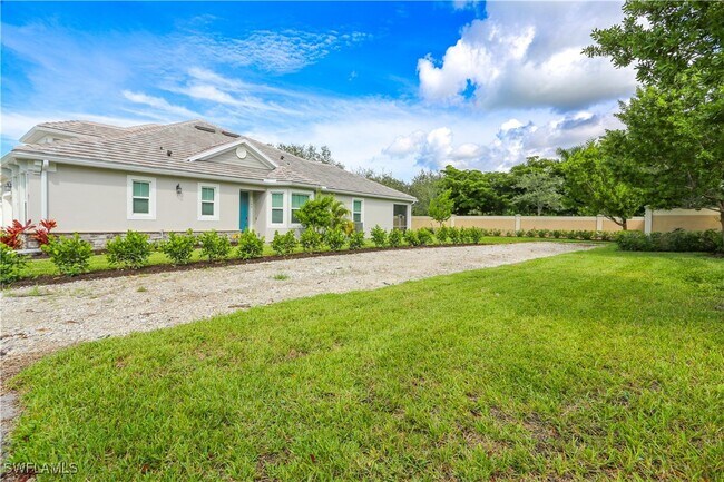 4546 Arboretum Cir in Naples, FL - Building Photo - Building Photo