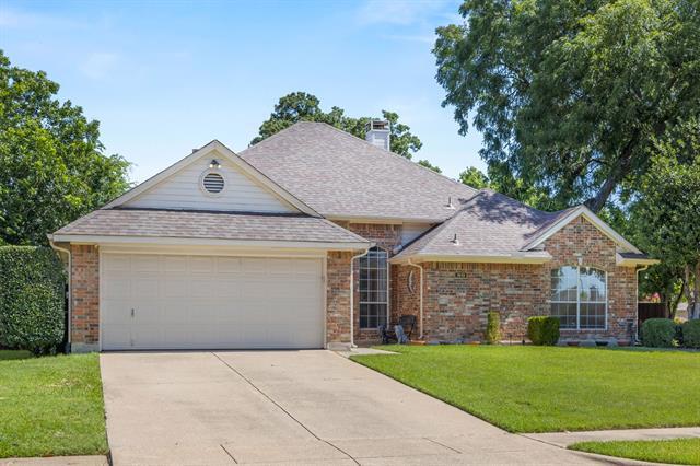 1919 Wood Crest Dr in Grapevine, TX - Building Photo - Building Photo