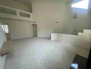 23198 Park Blanco in Calabasas, CA - Building Photo - Building Photo