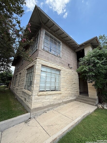 property at 2057 W Summit Ave.