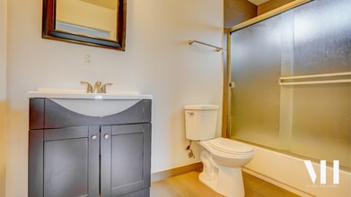 1227 W 37th Pl in Los Angeles, CA - Building Photo - Building Photo