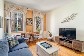415 E 80th St in New York, NY - Building Photo - Building Photo