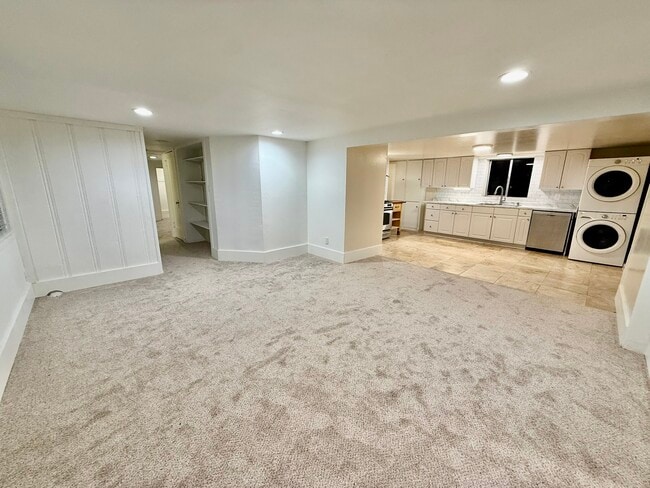 211 West End Ave, Unit B