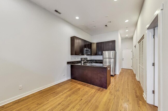 1645 W Huron St in Chicago, IL - Building Photo - Building Photo