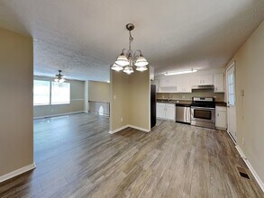 2875 Woodburn Ct in College Park, GA - Building Photo - Building Photo