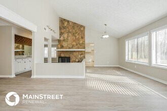 749 Post Rd Ln in Stone Mountain, GA - Building Photo - Building Photo