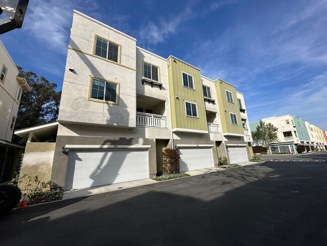 5687 Ekwill St in Goleta, CA - Building Photo - Building Photo