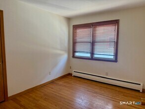 230 S Frontage Rd in West Haven, CT - Building Photo - Building Photo