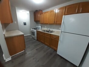 1165 Meadow Ln, Unit 301 in Hoffman Estates, IL - Building Photo - Building Photo