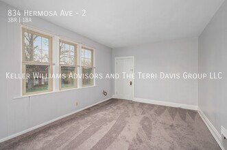 834 Hermosa Ave-Unit -2 in Cincinnati, OH - Building Photo - Building Photo