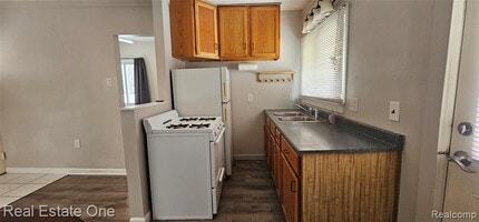 8845 Orrick St in Commerce Township, MI - Building Photo - Building Photo