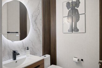 829 NE 191st St in Miami, FL - Building Photo - Building Photo