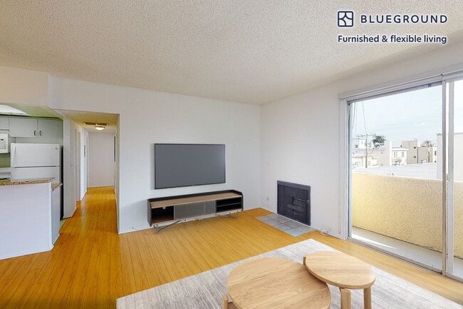 1920 Overland Ave in Los Angeles, CA - Foto de edificio - Building Photo