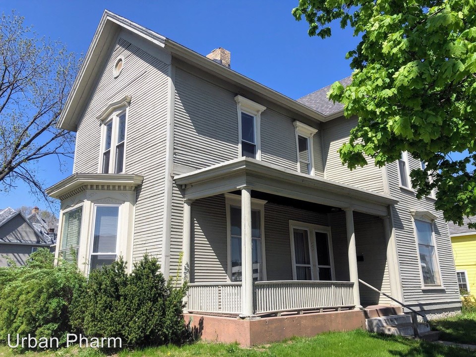 502 Livingston Ave NE in Grand Rapids, MI - Building Photo