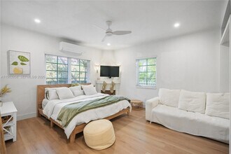 750 Española Wy in Miami Beach, FL - Building Photo - Building Photo