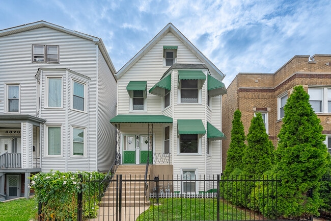 property at 3821 N Whipple St