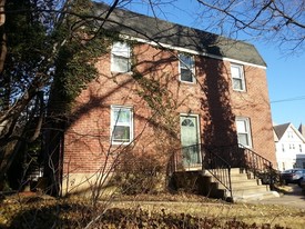 323 Calcon Hook Rd in Sharon Hill, PA - Building Photo