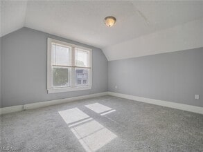 2112 W 93rd St, Unit Up Stairs in Cleveland, OH - Building Photo - Building Photo