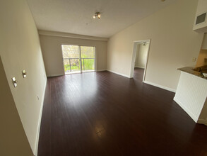 1100 Crestwood Ct S in Royal Palm Beach, FL - Building Photo - Building Photo