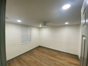 2305 55th St-Unit -1 in Galveston, TX - Building Photo - Building Photo