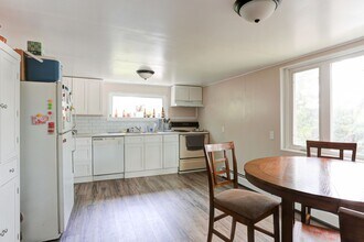 1024 W Trindle Rd in Mechanicsburg, PA - Building Photo - Building Photo