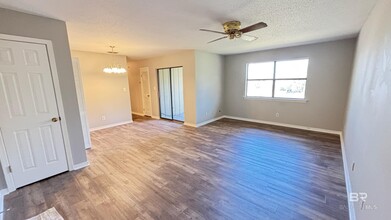 512 Lake Forest Blvd in Daphne, AL - Building Photo - Building Photo