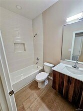 2919 W Driftwood St, Unit 2 in Edinburg, TX - Building Photo - Building Photo