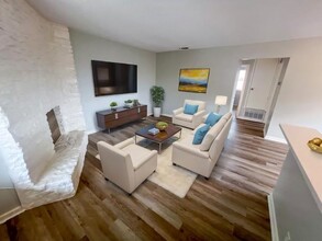 9901 Roxanna Dr in Austin, TX - Building Photo - Building Photo