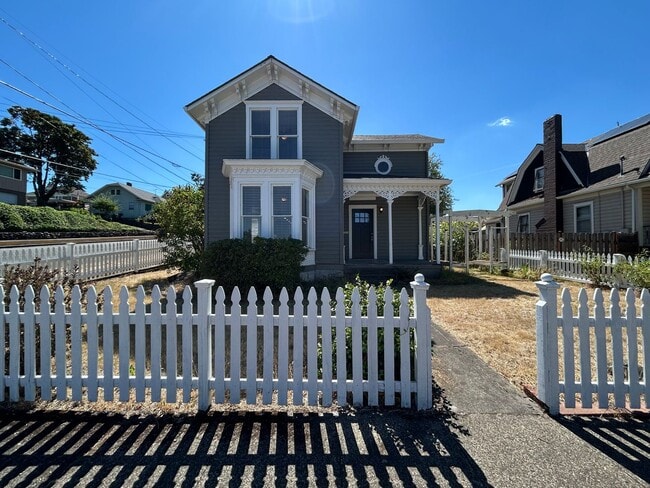 property at 716 10th St