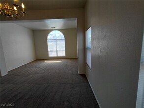 6132 Peggotty Ave in Las Vegas, NV - Building Photo - Building Photo