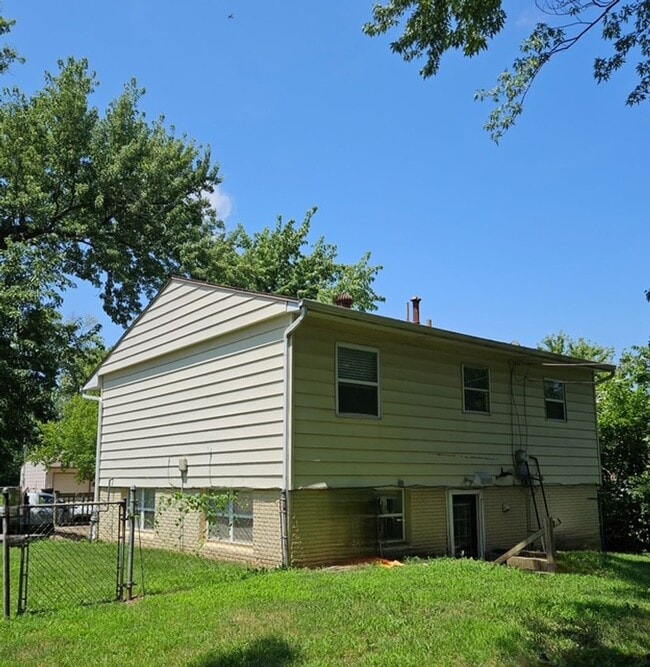 property at 1711 Viking Dr