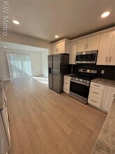 1440 W Square Lake Rd in Bloomfield Township, MI - Building Photo - Building Photo