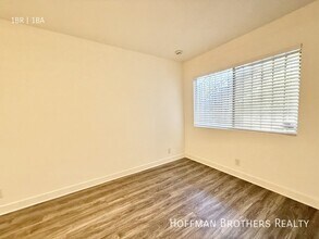 1220 S Manhattan Pl in Los Angeles, CA - Building Photo - Building Photo